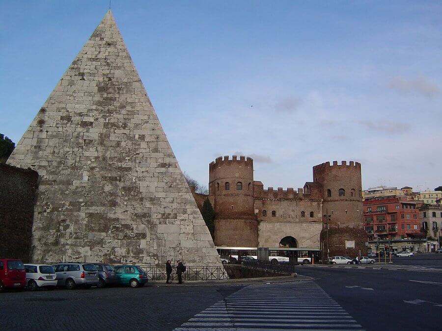 Пирамида Цестия, Рим, Италия